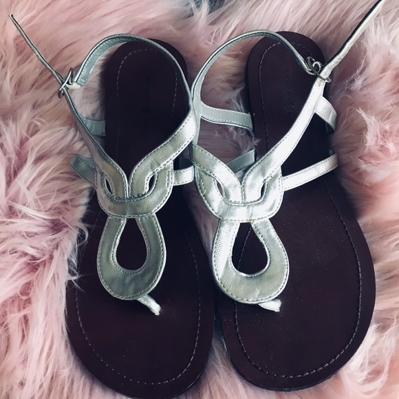 Sandals - Picture 1 of 3